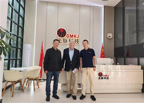 Cuairteoirí SAM Thug an tUasal Todd Agus an tUasal Jim cuairt ar GMKJ LED chu...